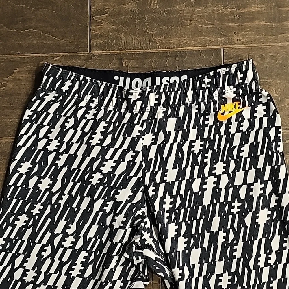 Nike women leggings